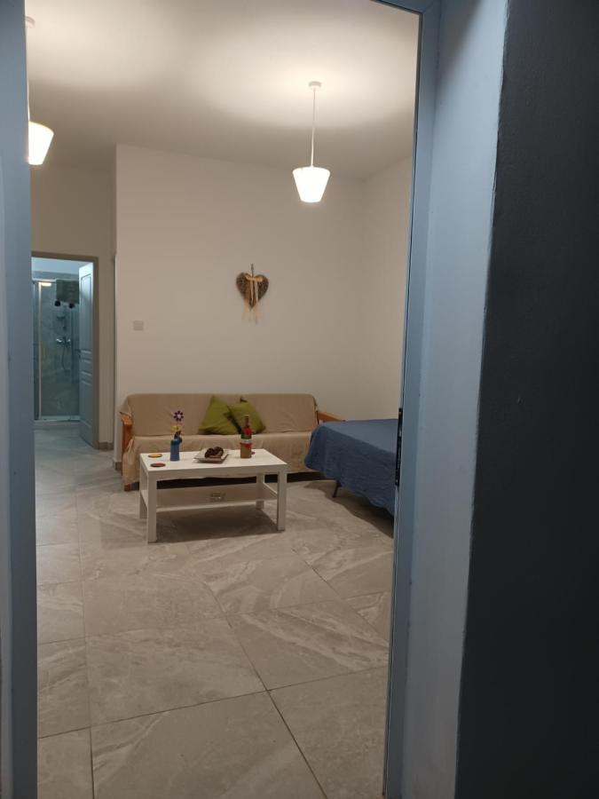 Andri' S Place Paphos Eksteriør bilde